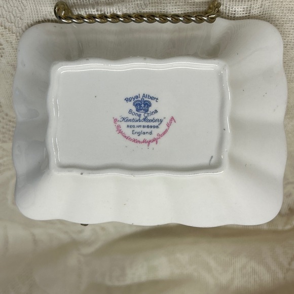 Royal Albert Kentish Rockery Bone China Trinket Dish England Queen Mary Applied - Picture 2 of 7